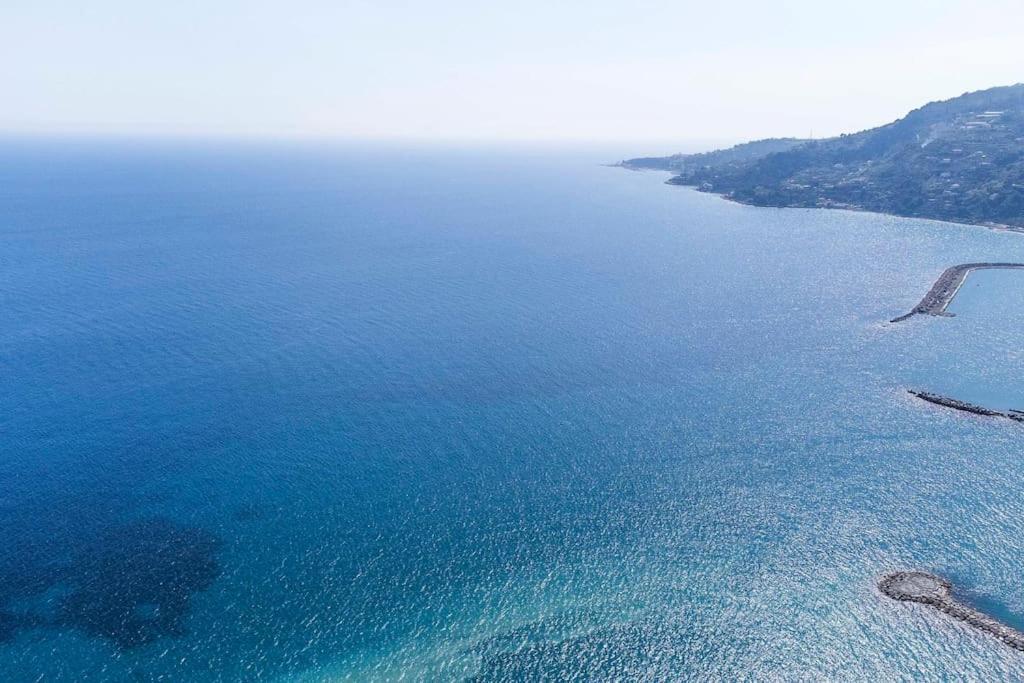 Il Grande Blu - Vista Panoramica Sul Golfo Apartment Ospedaletti Luaran gambar